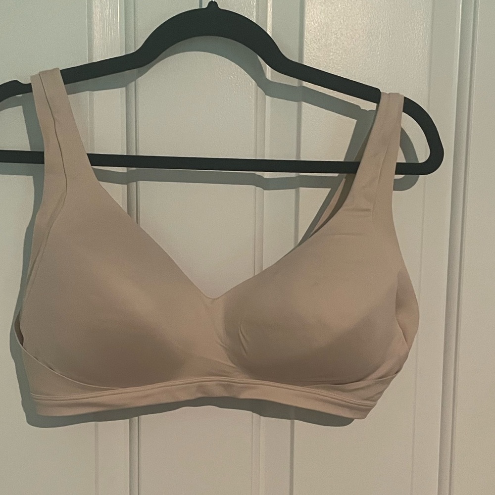 Side smoothing no underwire bra